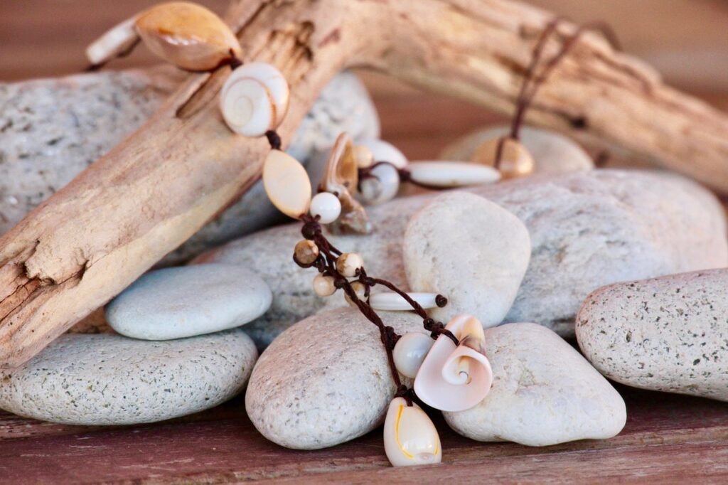 necklace, shells, stones-2239663.jpg