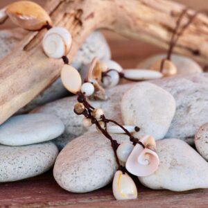 necklace, shells, stones-2239663.jpg